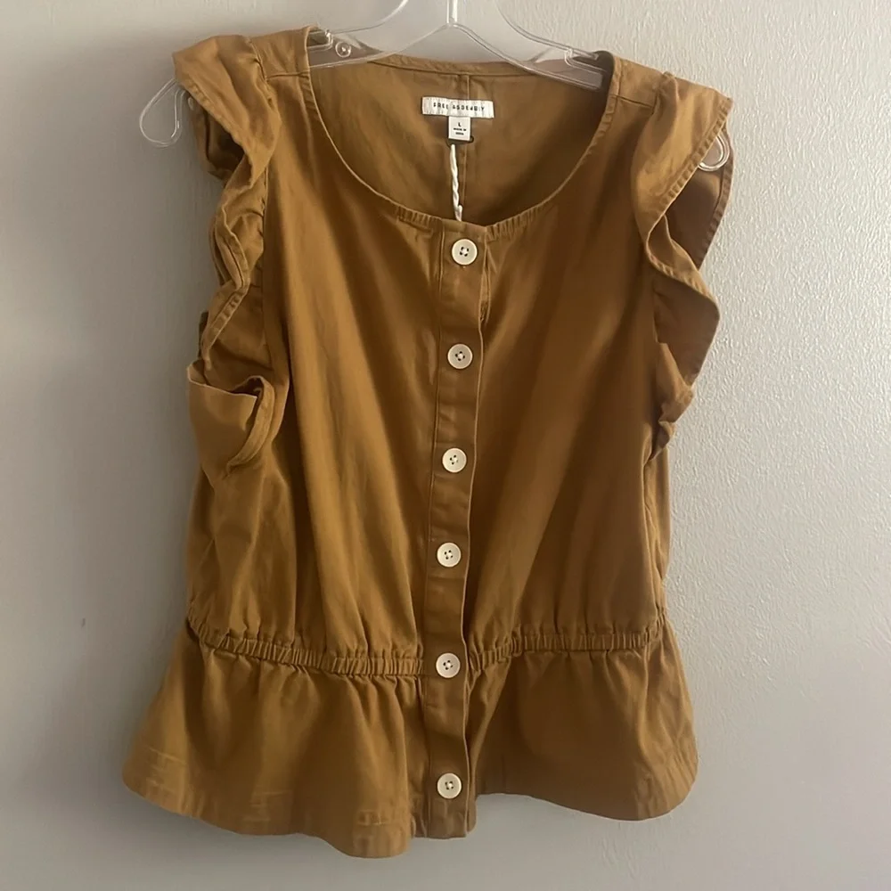 Free Assembly Flutter Sleeve Top Size Large - Picture 3 of 9